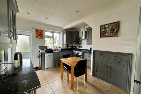 6 Windrush Road, Hardingstone, Northampton, NN4 6EH