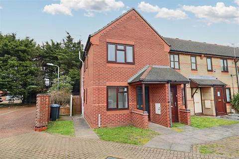 1 bedroom flat for sale, The Croft, Lowestoft