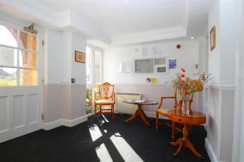 2 bedroom apartment for sale, Worthing Road, East Preston