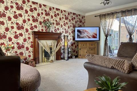 4 bedroom detached house for sale, Lothingland Close, Oulton, Lowestoft