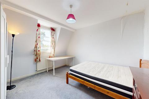2 bedroom flat to rent - Elsham Road, London W14