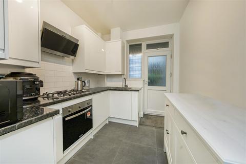 2 bedroom apartment for sale, West Court, Osterley