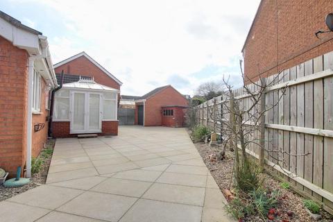 2 bedroom detached bungalow for sale, Lilac Avenue, Beverley