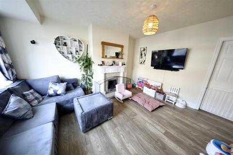 3 bedroom terraced house for sale - Balmoral Avenue, Hull