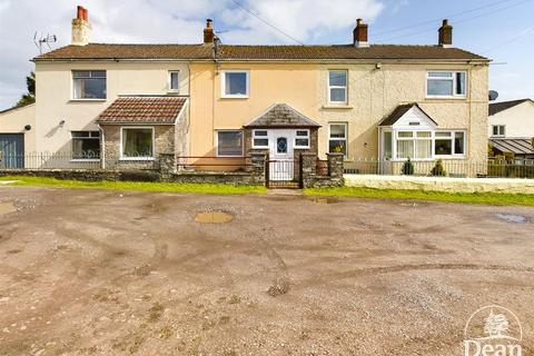 3 bedroom cottage for sale, The Tufts, Lydney