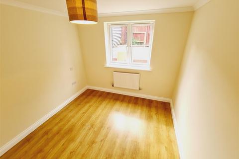 1 bedroom flat to rent, Portland Road, Rushden NN10
