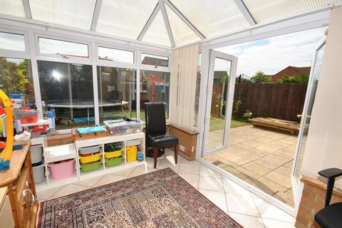 2 Avebury Way, Northampton, NN4 0QD