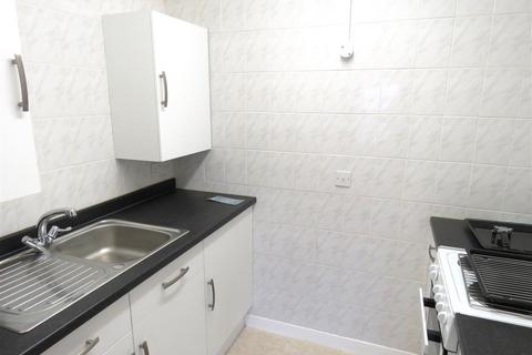 1 bedroom flat to rent, Homemill House, Station Road, New Milton, BH25 6HX