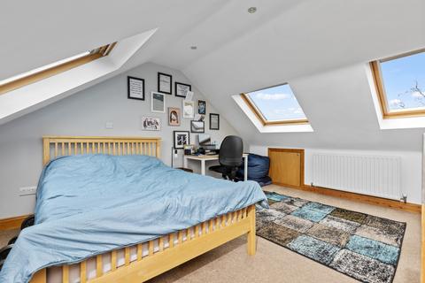 3 bedroom terraced house for sale, Yattendon Road, Horley, RH6