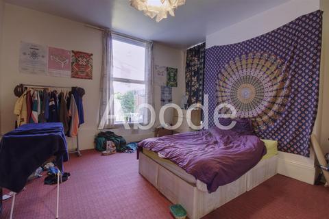 8 bedroom house to rent, Cardigan Road, Headingley, Leeds