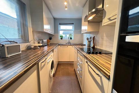 2 bedroom house for sale - Essex Road, Chadwell Heath