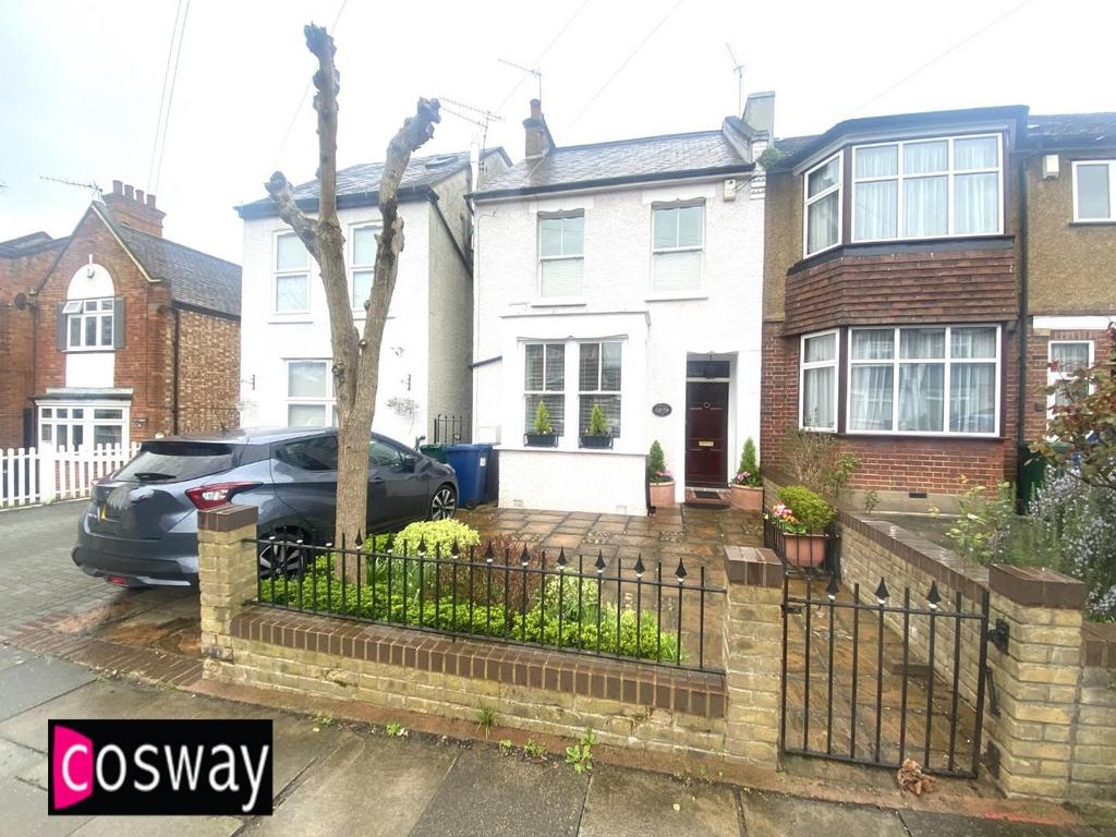 Poets Corner, Mill Hill, London 3 bed detached house for sale £875,000