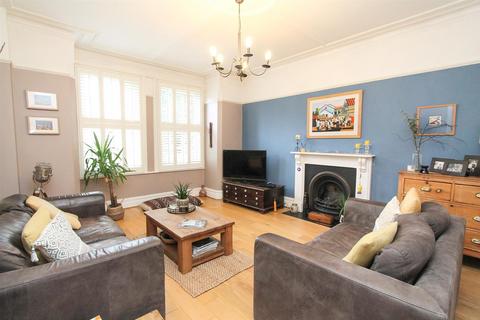 4 bedroom semi-detached house for sale, Onslow Gardens, South Wallington SM6