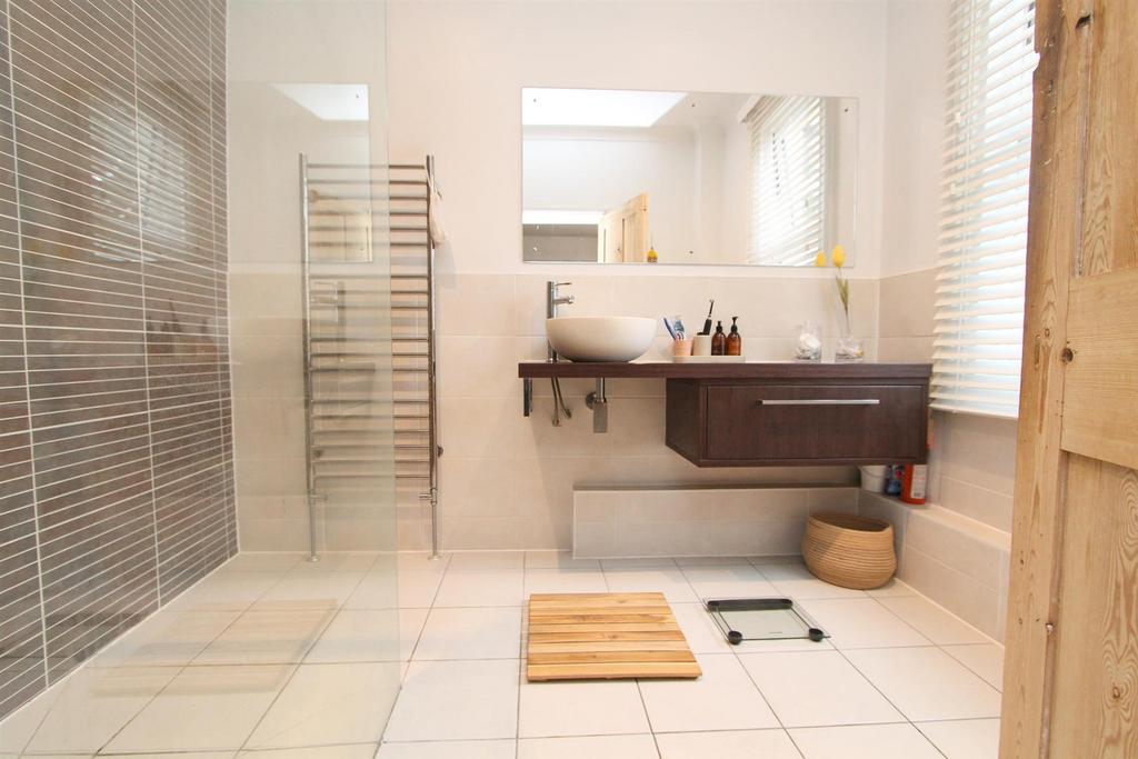 Ensuite.jpg