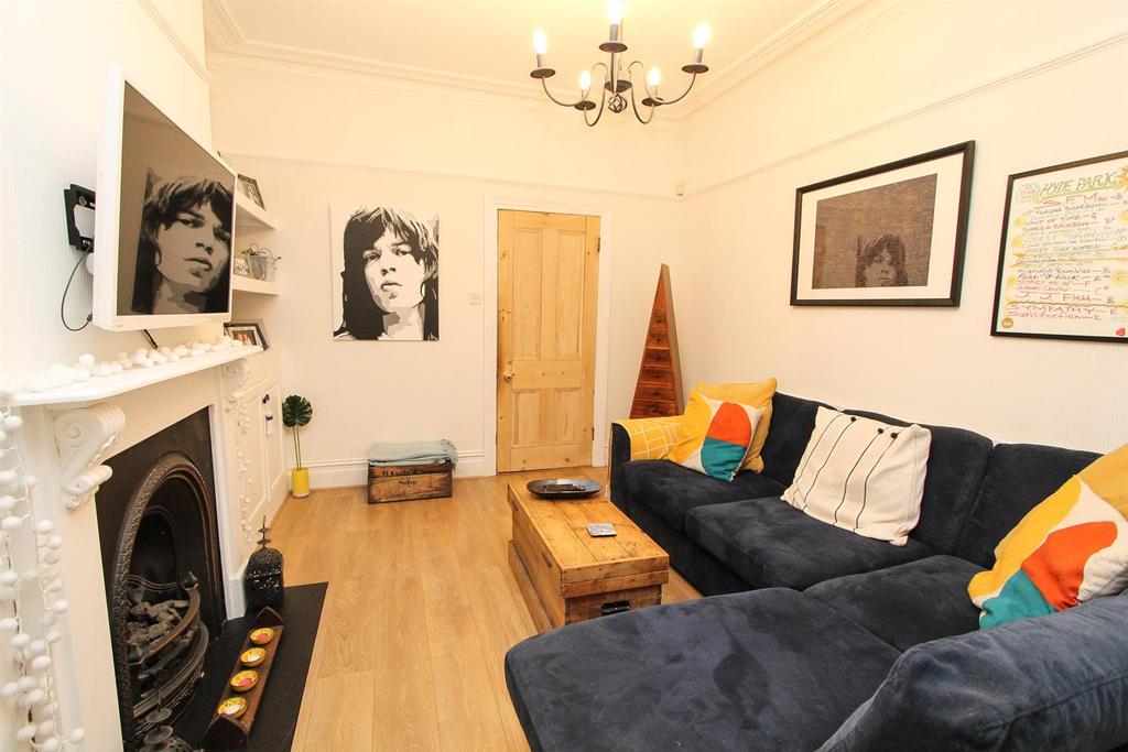 Family room c.jpg