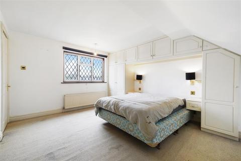 4 bedroom semi-detached house to rent, Glebe Side, Twickenham TW1
