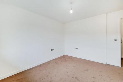 2 bedroom flat to rent - 4 Lewin Terrace, Feltham TW14