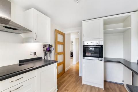 3 bedroom apartment for sale, Marlborough Court, Menston LS29