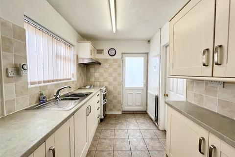 3 bedroom semi-detached house for sale, Timbertree Crescent, Cradley Heath