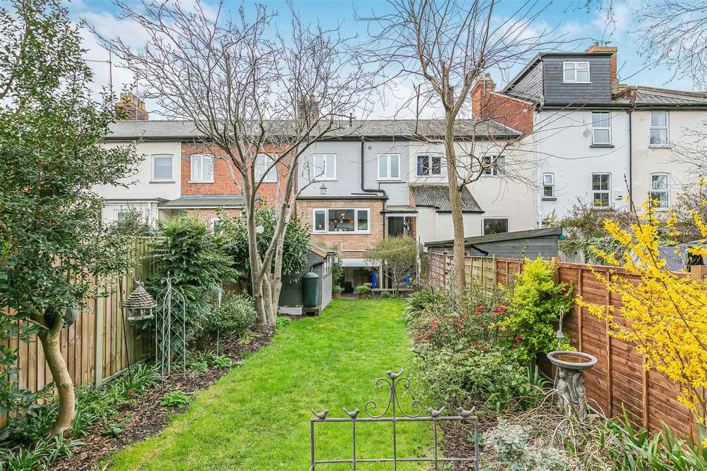 Mill Hill, Newmarket CB8 3 bed terraced house for sale £325,000