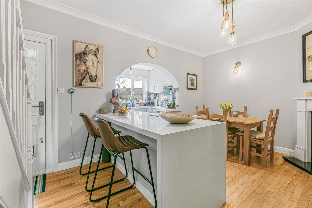 Mill Hill, Newmarket CB8 3 bed terraced house for sale £325,000