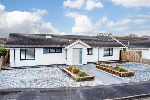 3 bedroom bungalow for sale, Beacon Park Road, Poole BH16