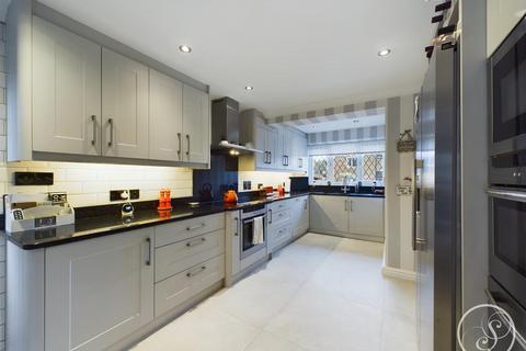 5 bedroom detached house for sale, Kirkfield View, Leeds