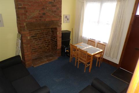 3 bedroom semi-detached house to rent, Rydall Terrace, Holbeck, Leeds