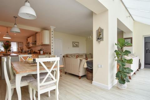 4 bedroom detached house for sale, The Ridge, Hastings