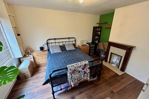8 Genever Close, London, E4 9BT
