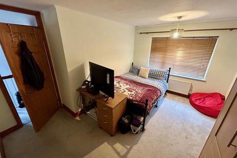 8 Genever Close, London, E4 9BT
