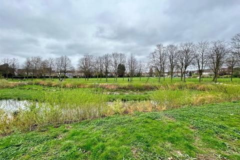 8 Genever Close, London, E4 9BT
