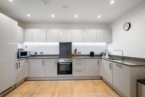 3 bedroom apartment to rent, Leyton Road, Stratford