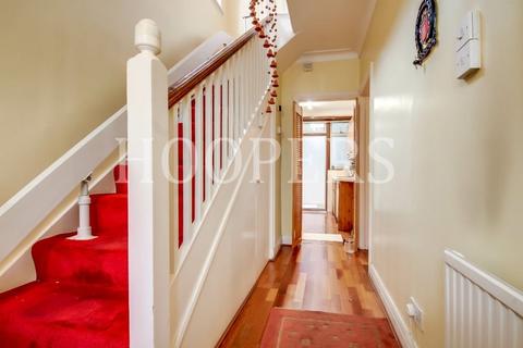 4 bedroom semi-detached house for sale, Chartley Avenue, London, NW2