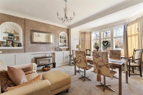 12 Blake Hall Crescent, London, E11 3RH