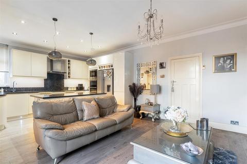 12 Blake Hall Crescent, London, E11 3RH