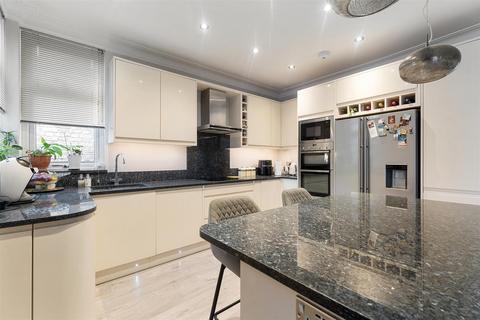 12 Blake Hall Crescent, London, E11 3RH