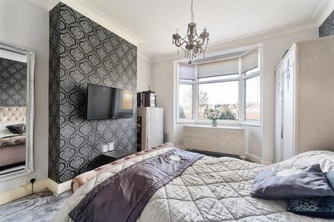 12 Blake Hall Crescent, London, E11 3RH