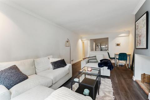 2 bedroom flat for sale - Sylvan Road, Wanstead