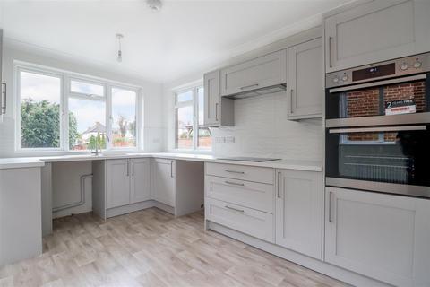 11 Worthing Road, Horsham, RH12 1TA