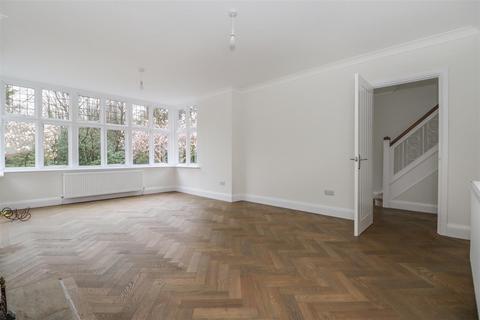 11 Worthing Road, Horsham, RH12 1TA