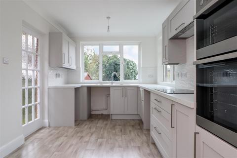 11 Worthing Road, Horsham, RH12 1TA