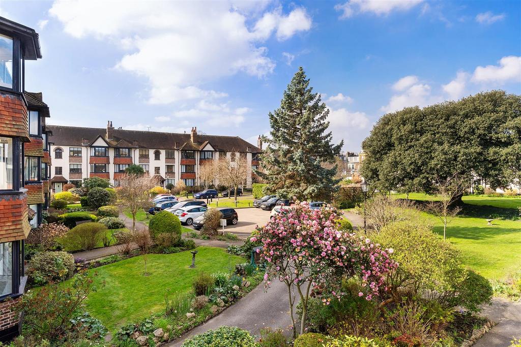 Forest Court 025.jpg