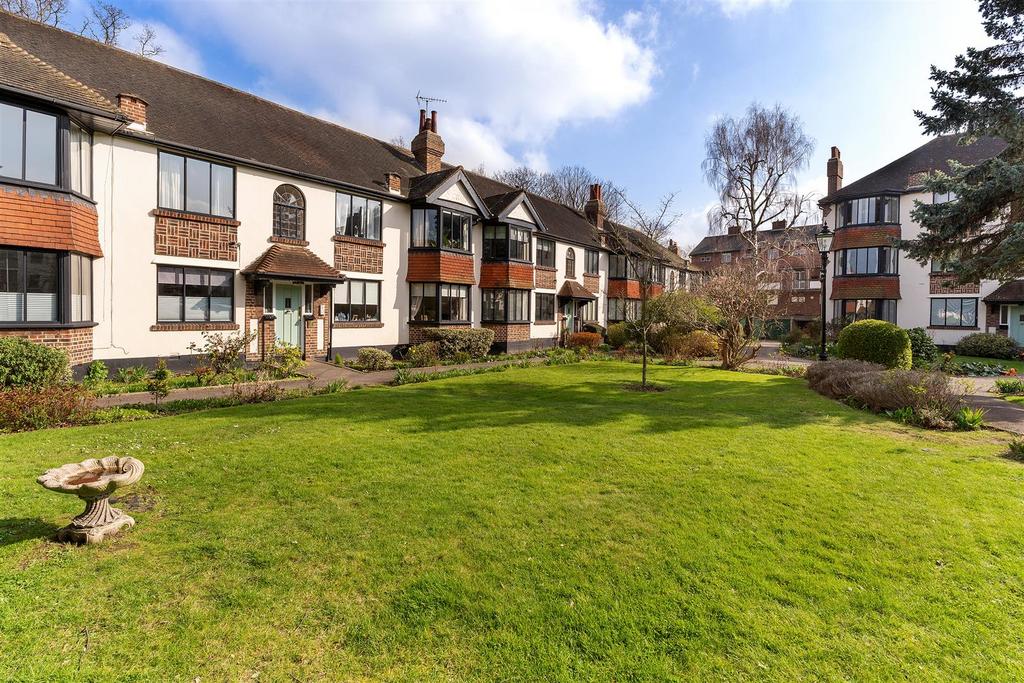 Forest Court 051.jpg