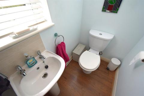 42 Captain Lees Gardens, Westhoughton, Bolton, BL5 3YF