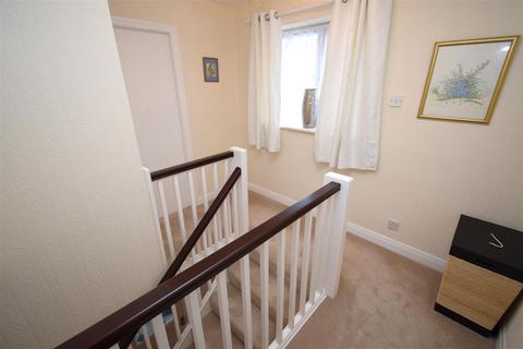 42 Captain Lees Gardens, Westhoughton, Bolton, BL5 3YF