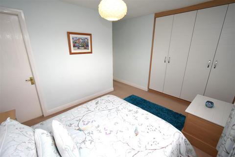 42 Captain Lees Gardens, Westhoughton, Bolton, BL5 3YF