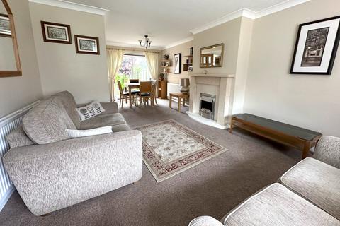 20 Cedar Close, Bagshot, GU19 5AD