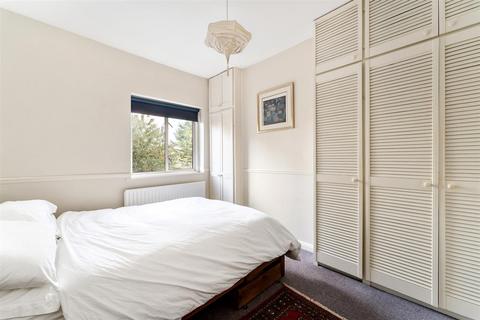 2 bedroom flat for sale, Buckingham Road, Wanstead