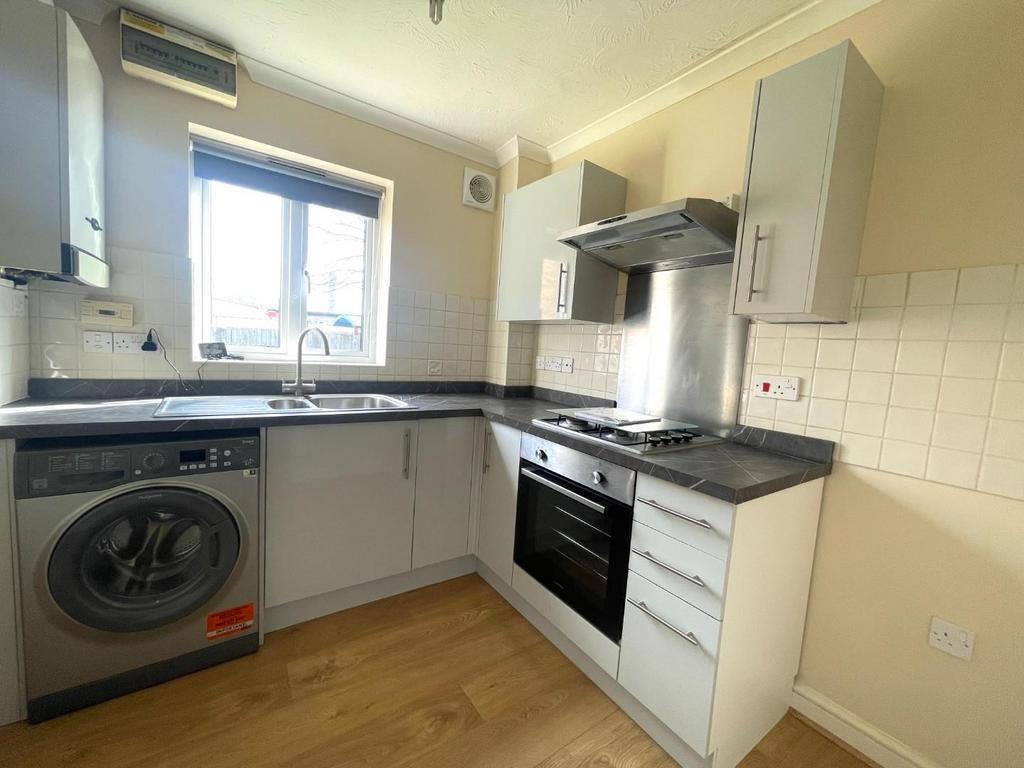 Kitchen 2.JPG